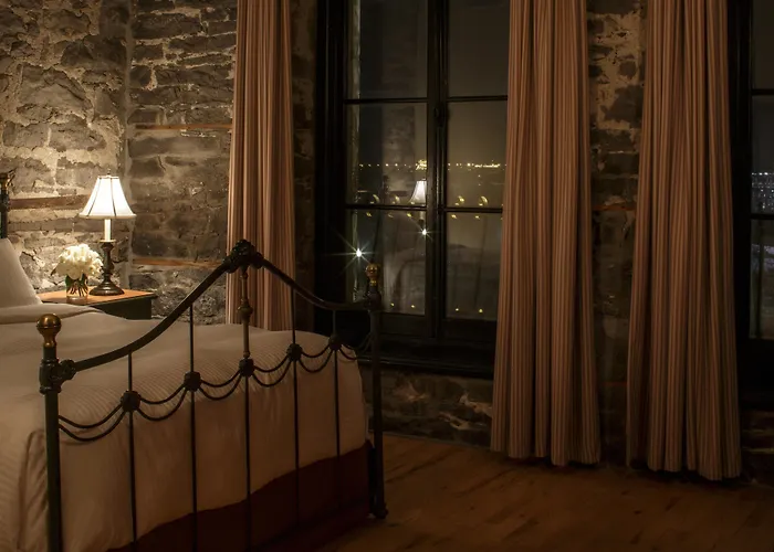 Auberge Du Vieux Port By Gray Collection